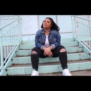 Meet your Posher, Dana